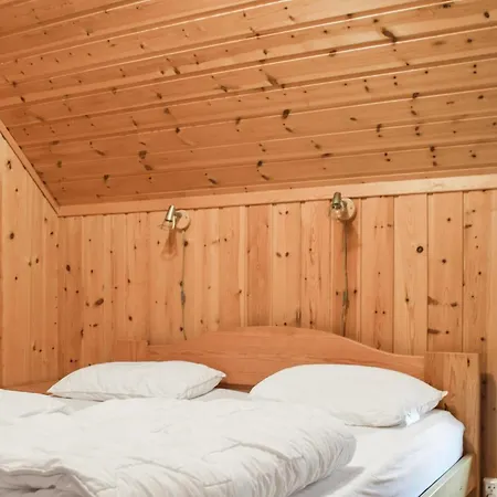 Dom wakacyjny 2 Bedroom Gorgeous In Saevareid Sævareid