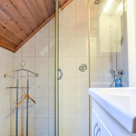 2 Bedroom Gorgeous In Saevareid Sævareid